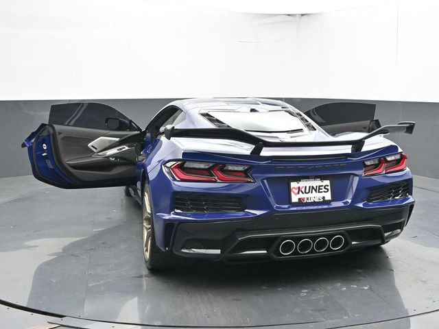 Used 2025 Chevrolet Corvette Z06 w/ Z07 Performance Package RWD image 47