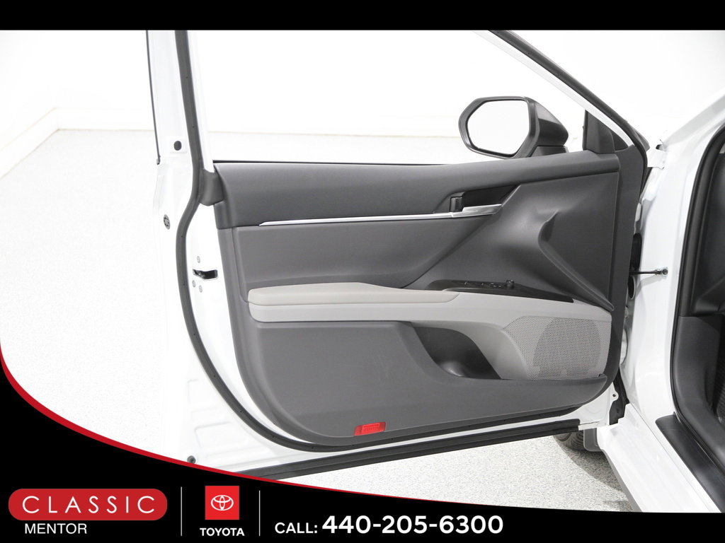 Certified 2024 Toyota Camry SE image 4