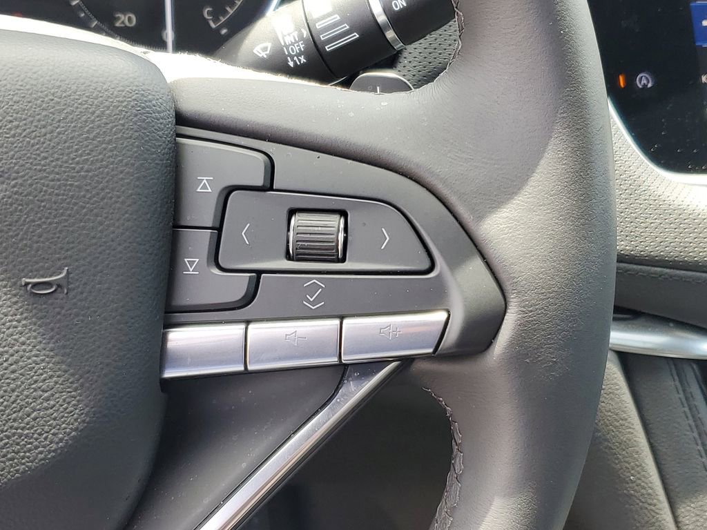 Used 2025 Cadillac XT6 Luxury AWD/4WD image 13
