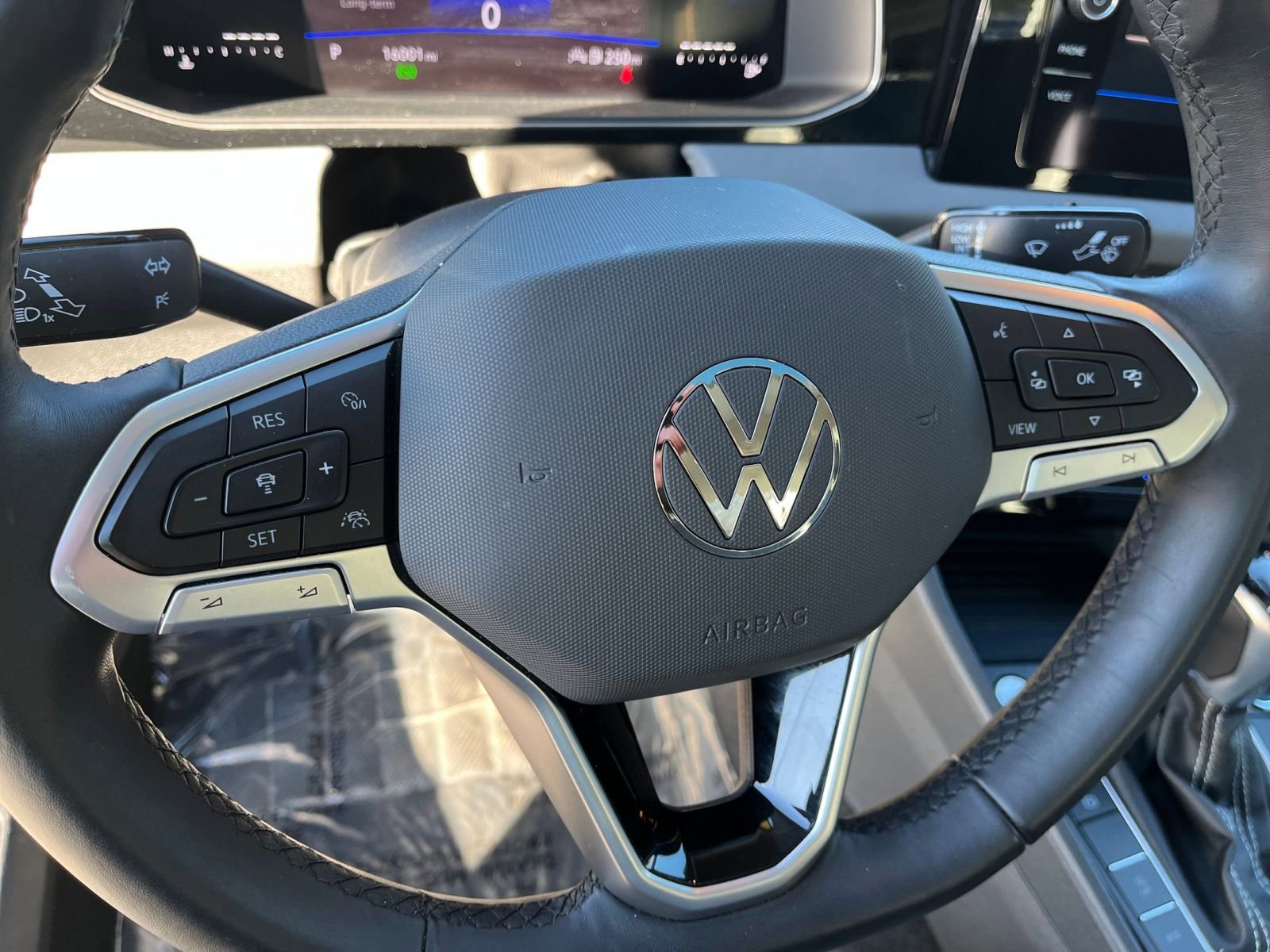 Used 2025 Volkswagen Jetta SE image 25