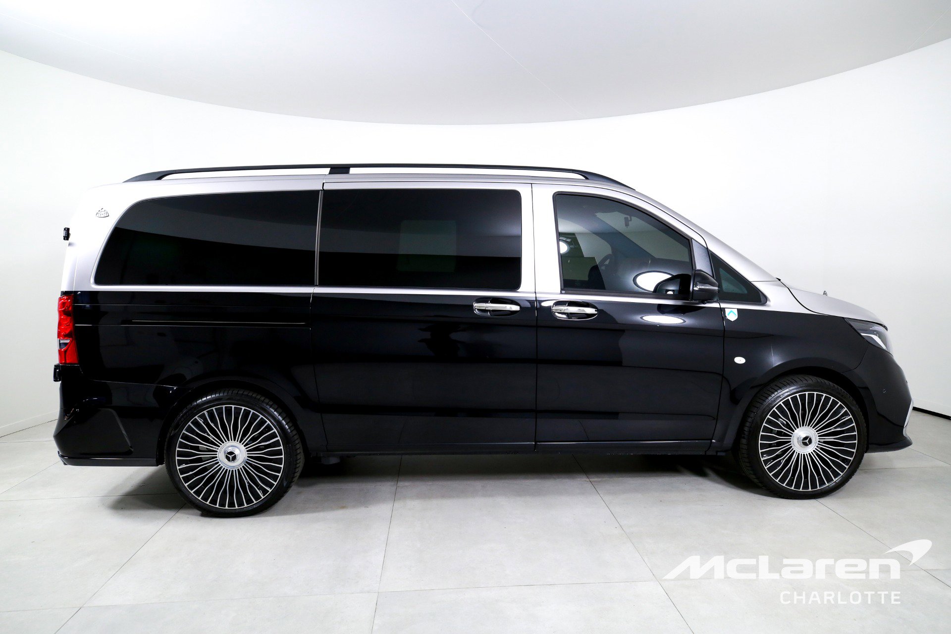 Used 2023 Mercedes-Benz Metris Passenger image 9