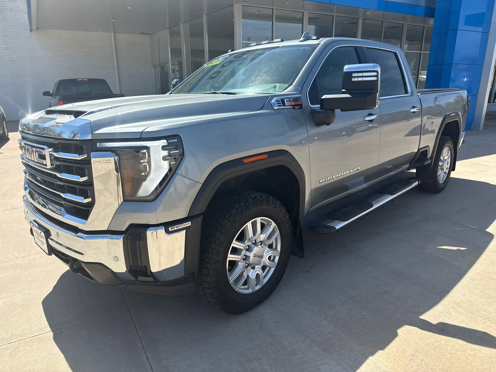 Used 2024 GMC Sierra 2500 SLT w/ SLT Convenience Package image 2