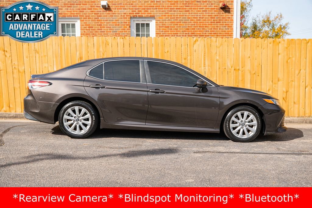 Used 2018 Toyota Camry LE image 5