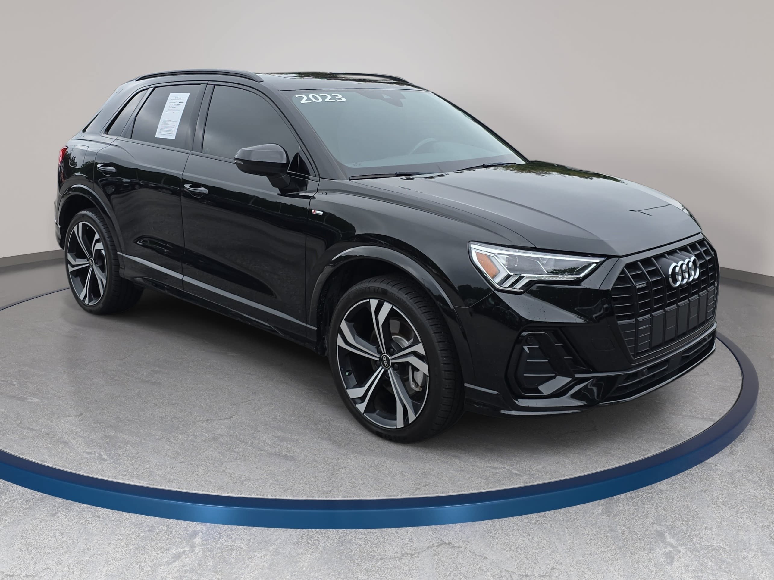 Used 2023 Audi Q3 2.0T Premium Plus w/ Premium Plus Package AWD/4WD image 3