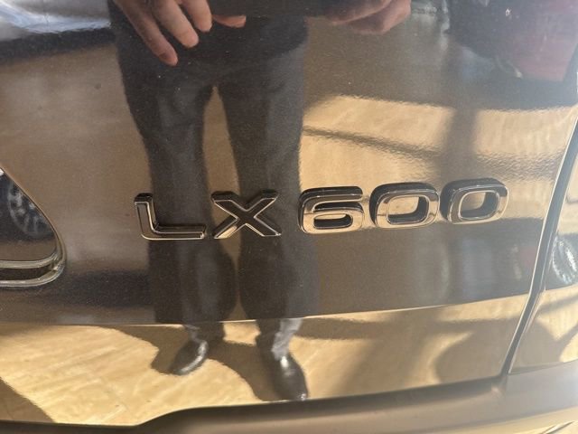 New 2025 Lexus LX 600 4WD w/ Luxury Package image 14