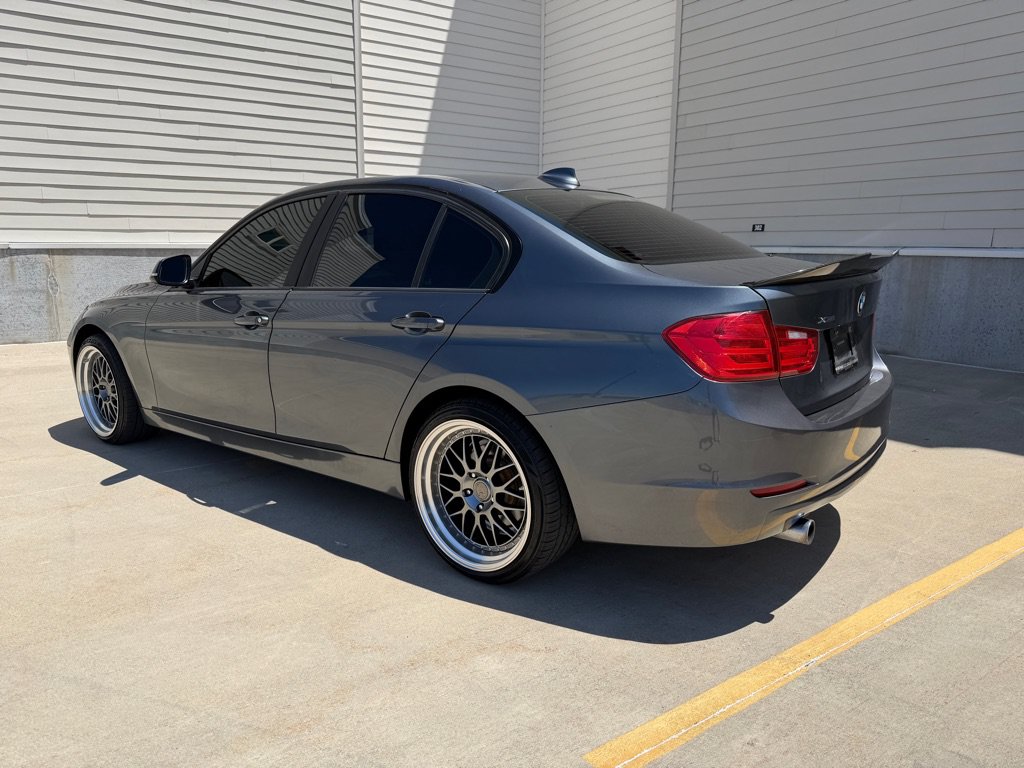 Used 2015 BMW 320i xDrive Sedan AWD/4WD image 5