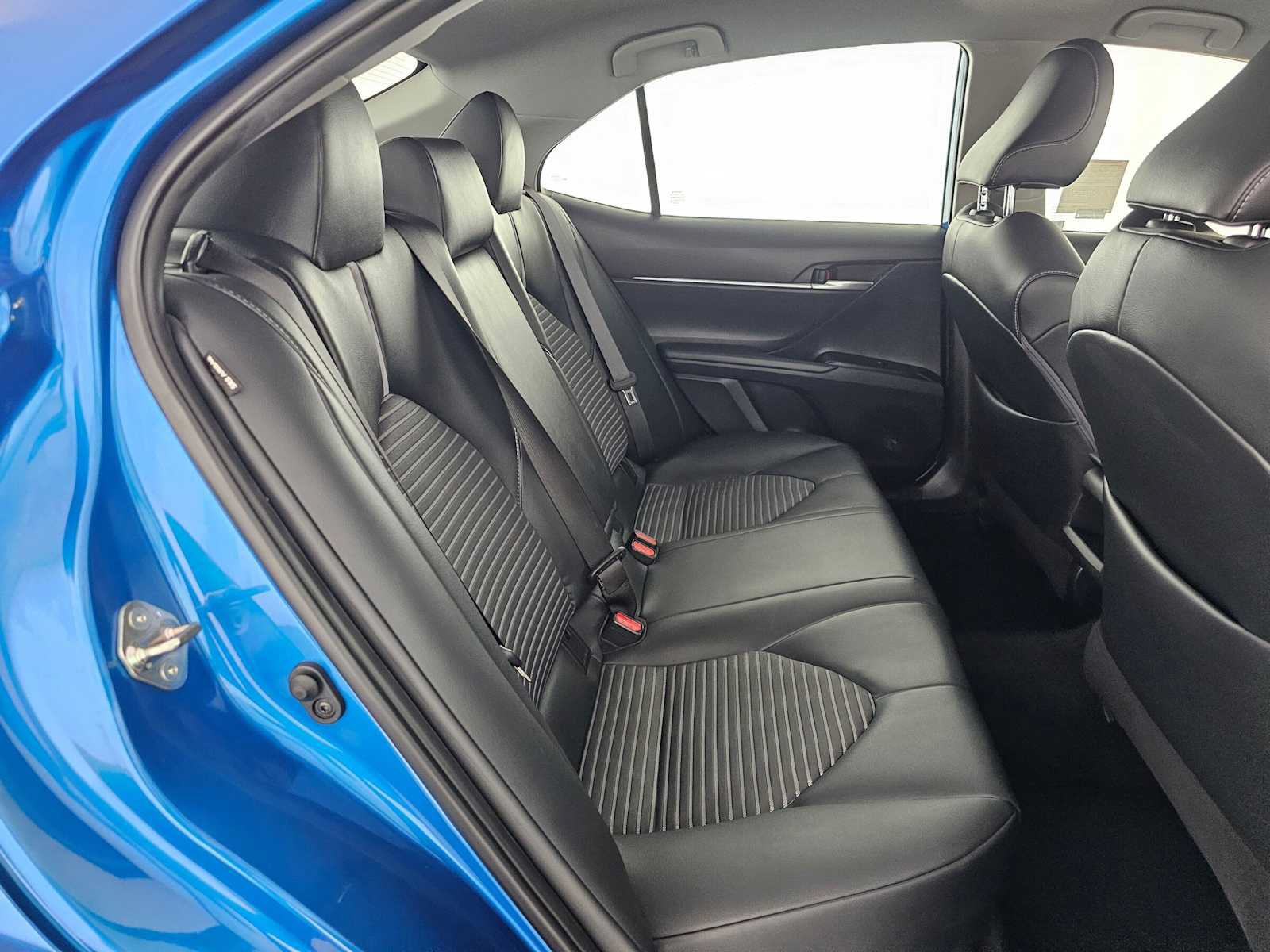 Used 2019 Toyota Camry SE FWD image 12