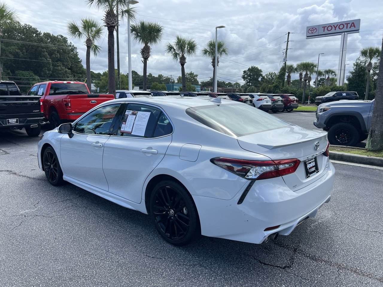 Used 2024 Toyota Camry XSE FWD image 8
