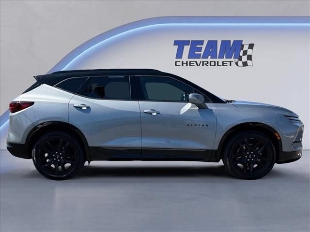Certified 2025 Chevrolet Blazer RS w/ Driver Confidence II Package AWD/4WD image 4