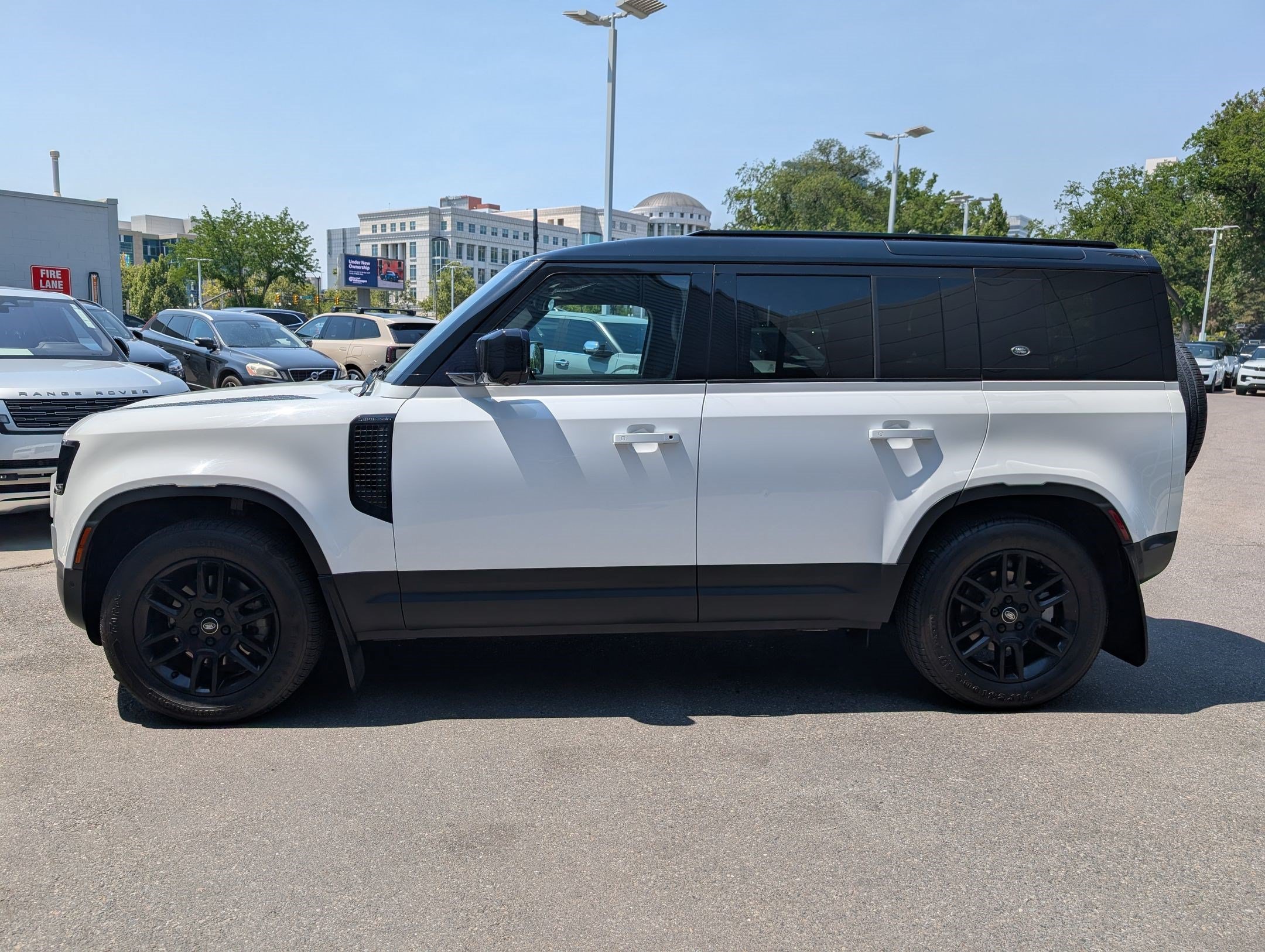 Used 2023 Land Rover Defender 110 S AWD/4WD image 11