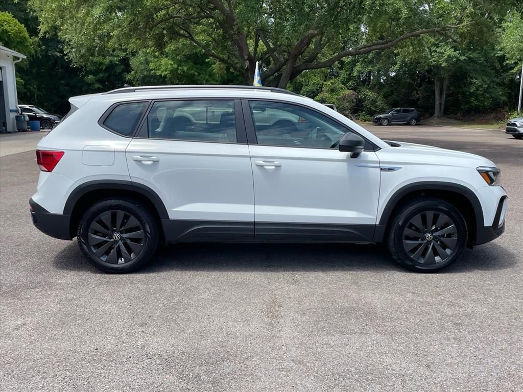 Used 2022 Volkswagen Taos S FWD image 2