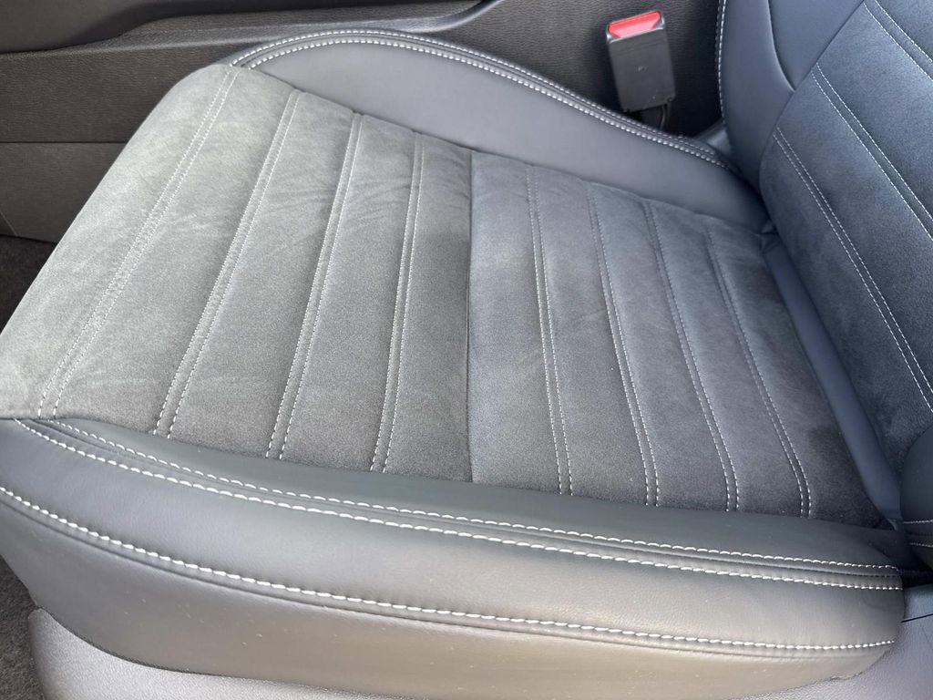 New 2026 Mitsubishi Outlander SE image 24