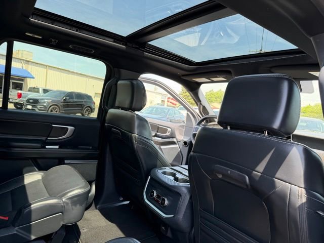 Used 2025 Ford Expedition Max Platinum w/ Stealth Appearance Package AWD/4WD image 43