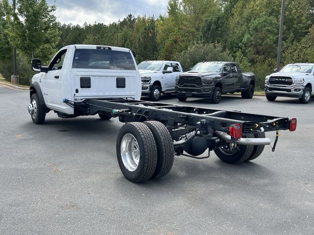 New 2025 RAM 5500 4x4 Regular Cab image 11
