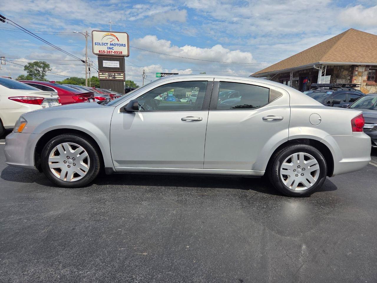Used 2012 Dodge Avenger SE FWD image 3