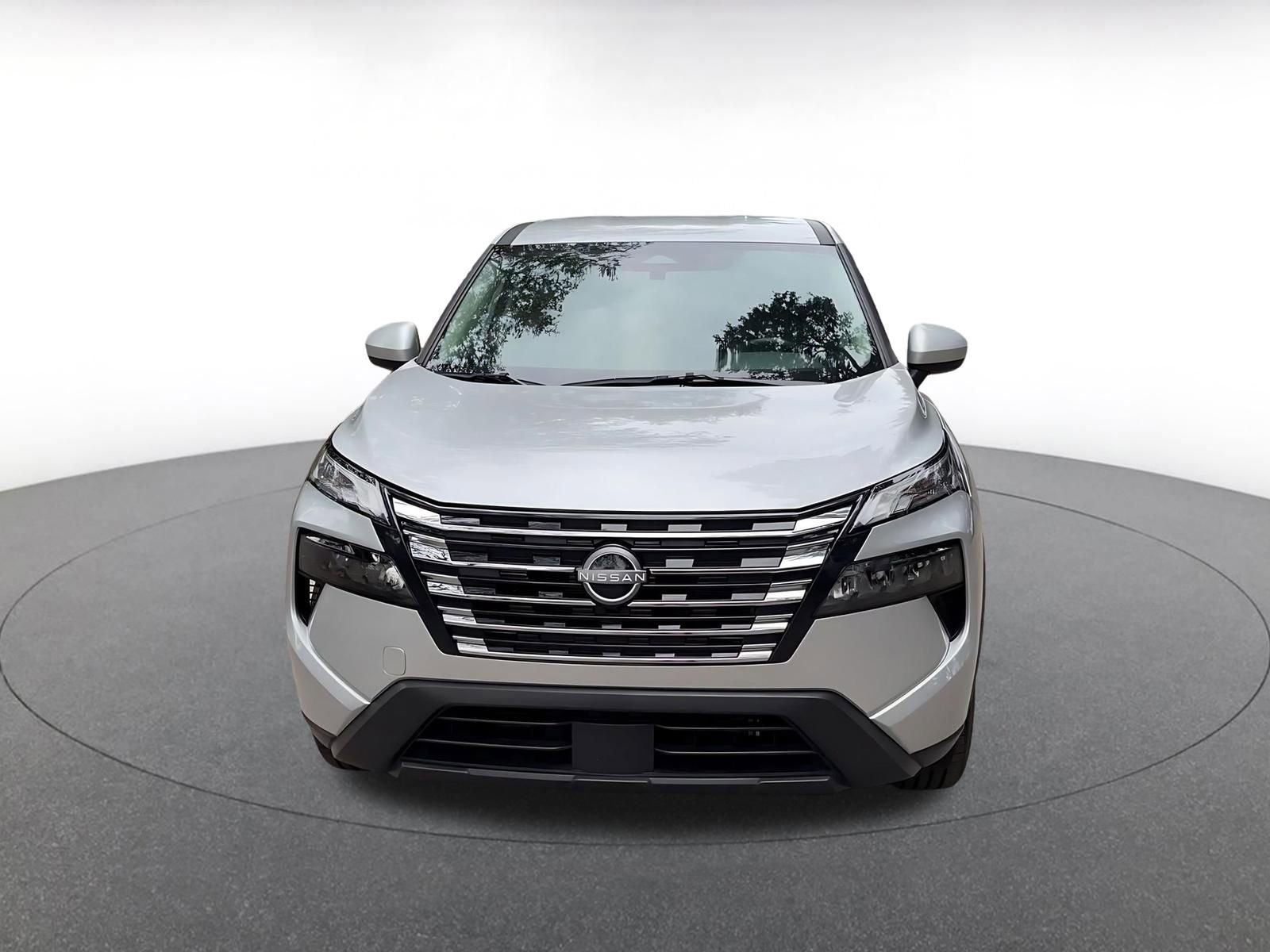 Used 2025 Nissan Rogue SV FWD image 4