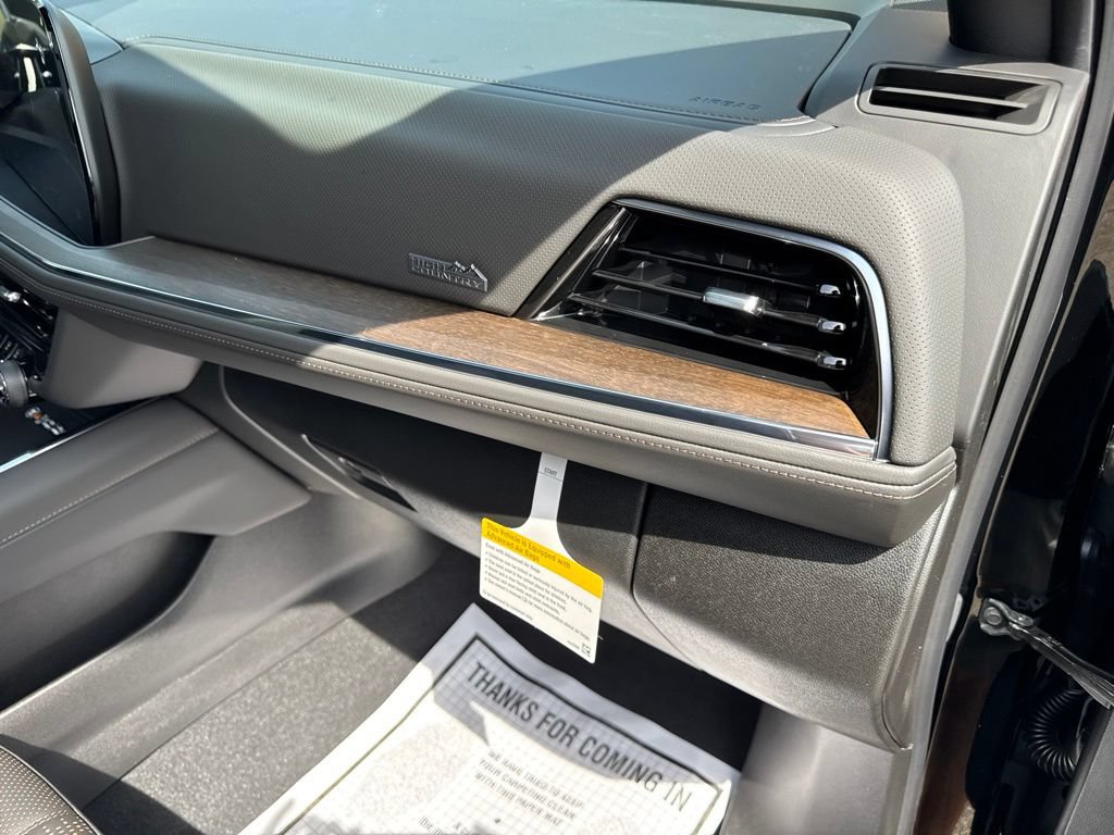 New 2026 Chevrolet Tahoe High Country AWD/4WD image 12