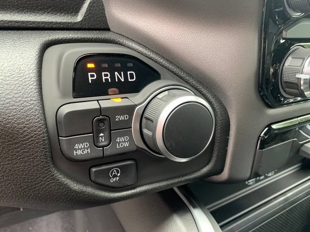New 2026 RAM 1500 Express AWD/4WD image 17