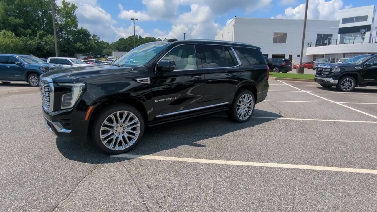 New 2026 GMC Yukon Denali w/ Denali Reserve Package AWD/4WD image 4
