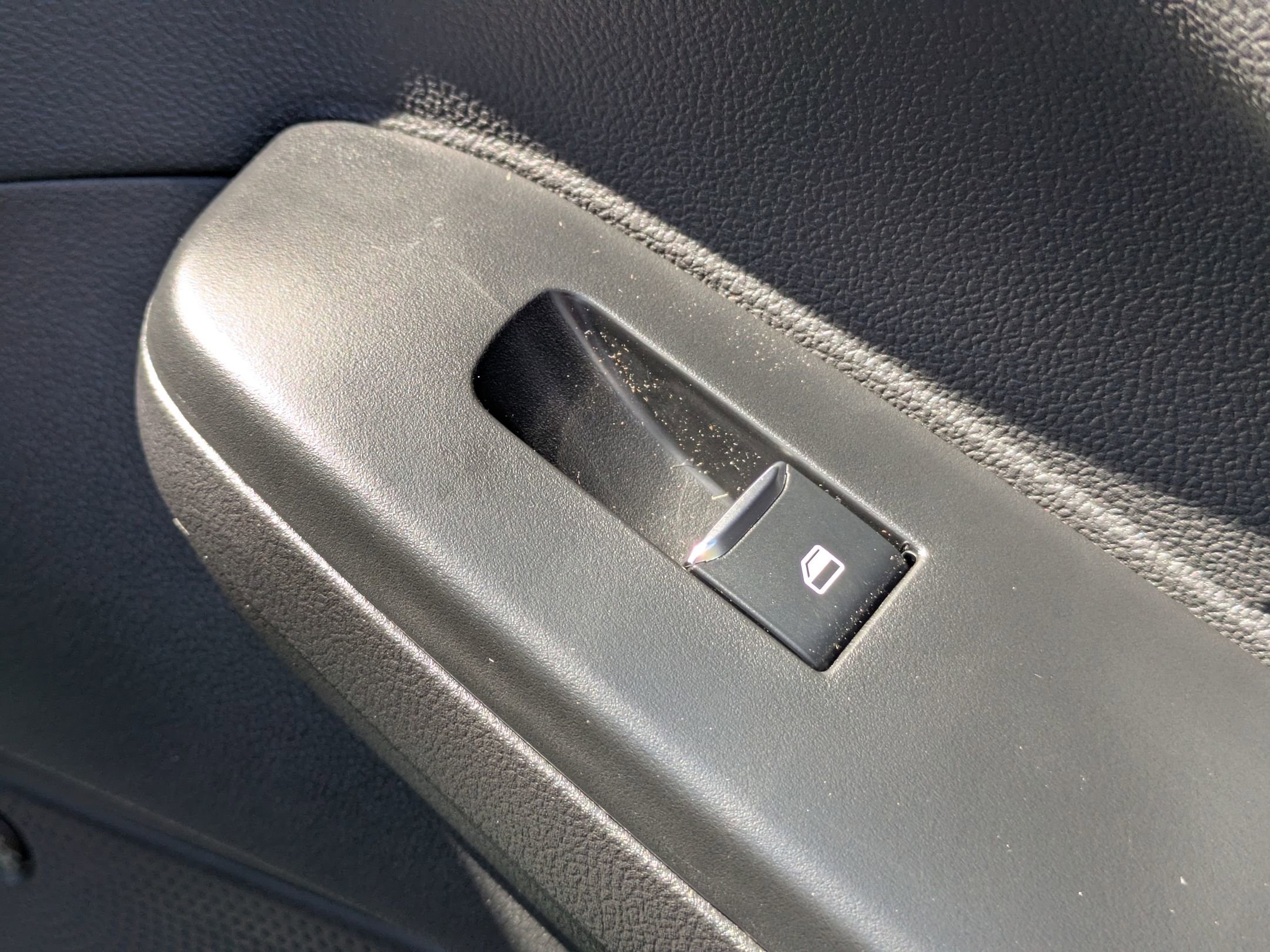 New 2025 Ford Escape SE w/ PHEV Premium Package image 40