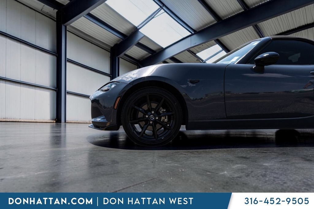 Used 2021 MAZDA MX-5 Miata Club RWD image 28