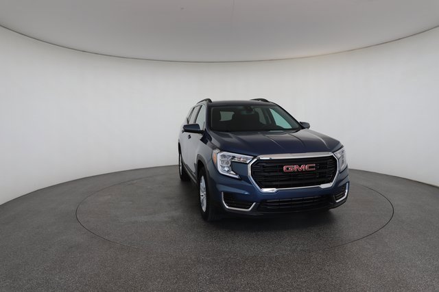 Used 2024 GMC Terrain SLE w/ Driver Convenience Package image 29