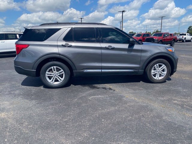 Used 2023 Ford Explorer XLT w/ Equipment Group 202A AWD/4WD image 9