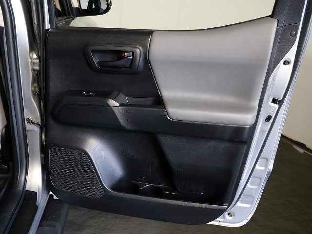 Used 2022 Toyota Tacoma SR AWD/4WD image 28
