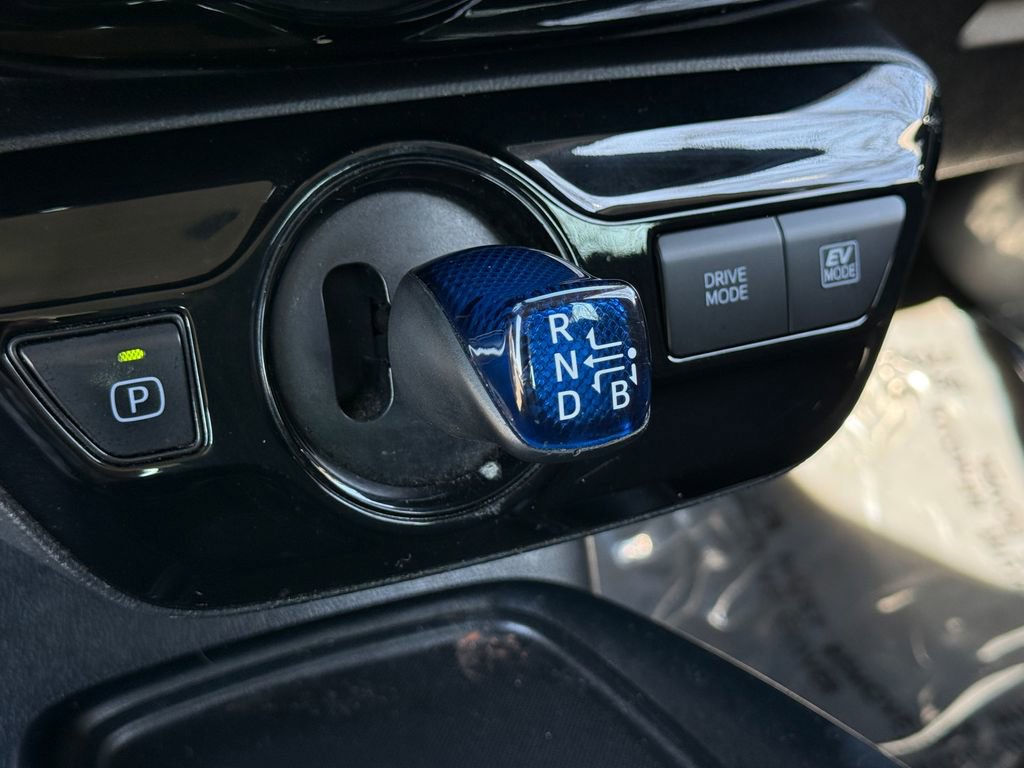 Used 2022 Toyota Prius LE image 24