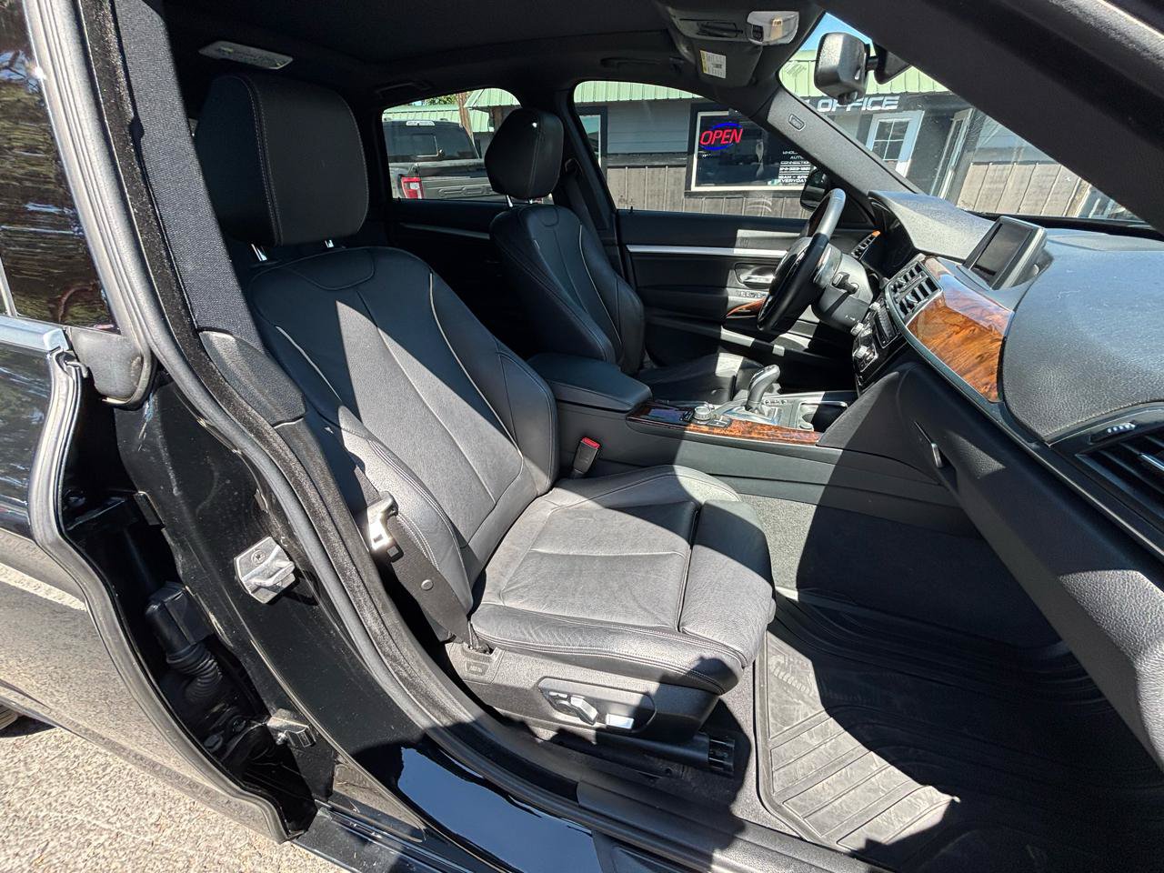 Used 2017 BMW 330i Gran Turismo xDrive AWD/4WD image 8