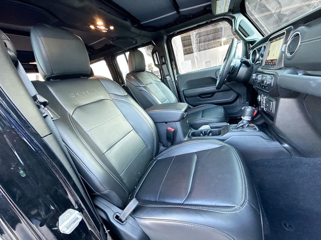 Used 2021 Jeep Wrangler Unlimited Sahara AWD/4WD image 31