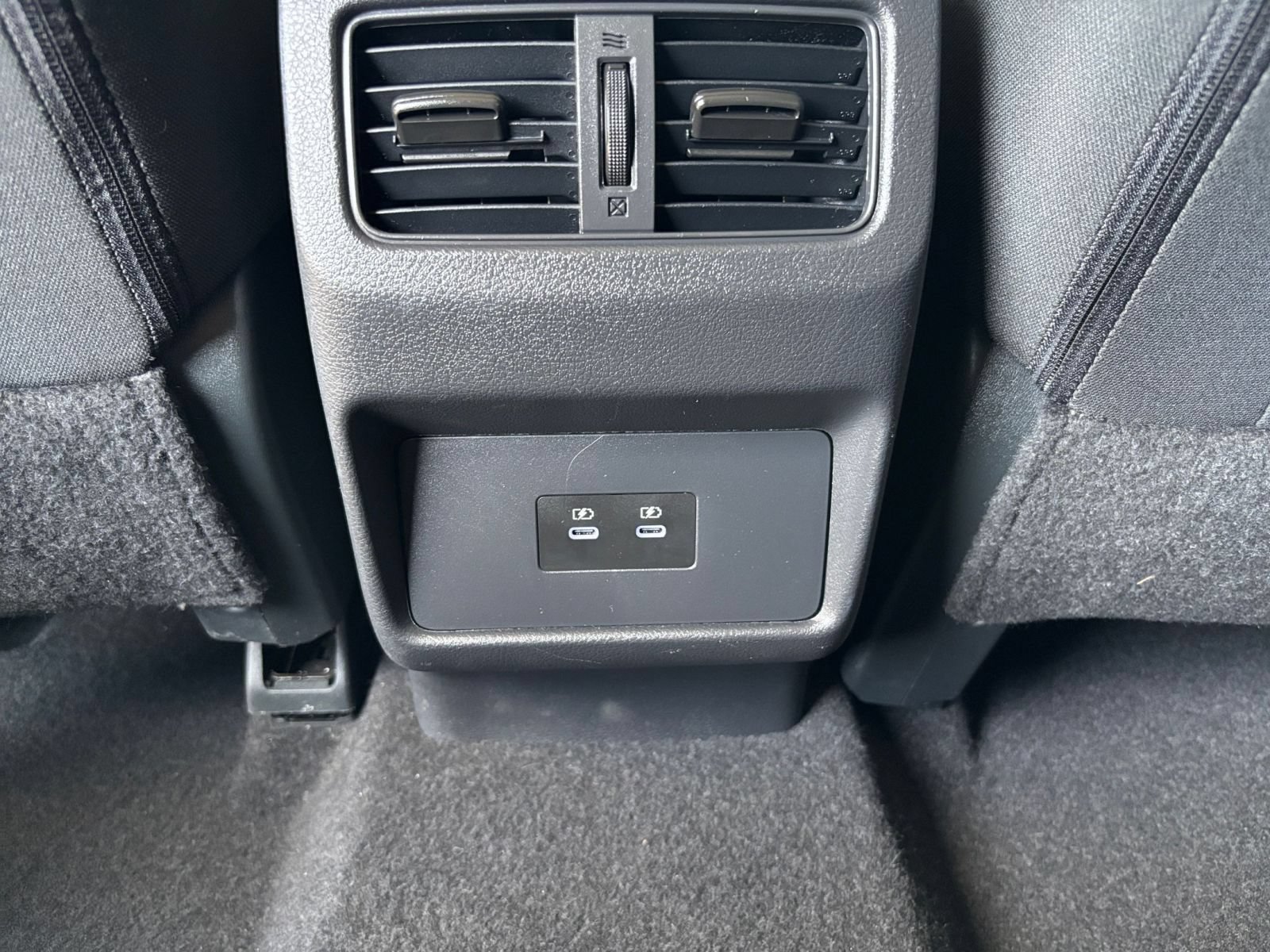 Used 2025 Nissan Rogue SV FWD image 24