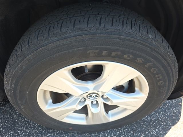 Used 2021 Toyota RAV4 XLE w/ Convenience Package image 5