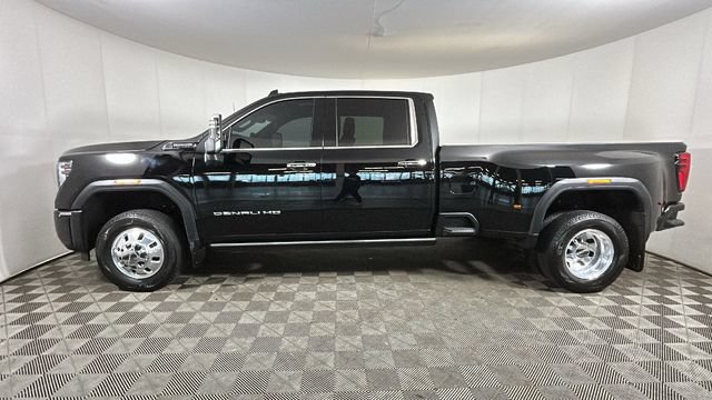 Used 2025 GMC Sierra 3500 Denali Ultimate AWD/4WD image 5