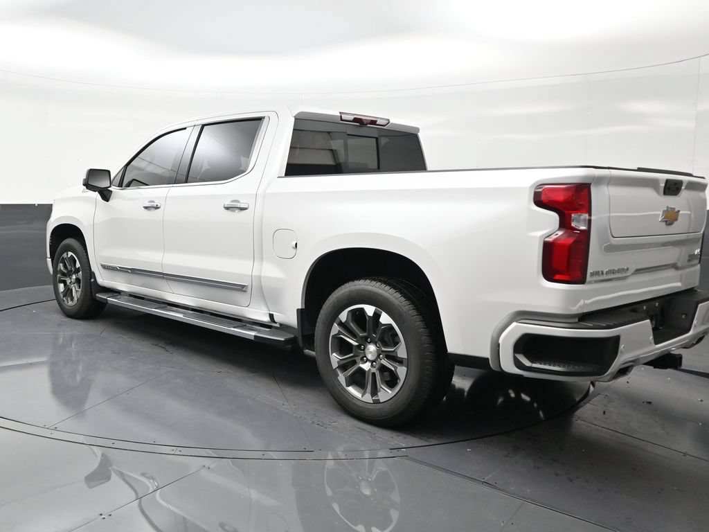 Used 2024 Chevrolet Silverado 1500 High Country w/ Technology Package RWD image 3