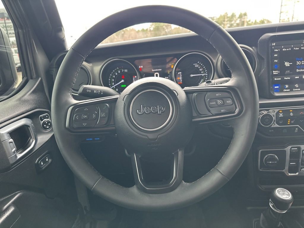 Used 2023 Jeep Wrangler Unlimited w/ Sun & Screen Package image 19