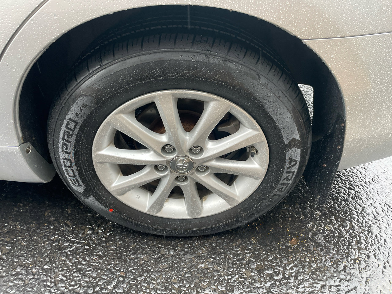 Used 2010 Toyota Camry XLE image 16