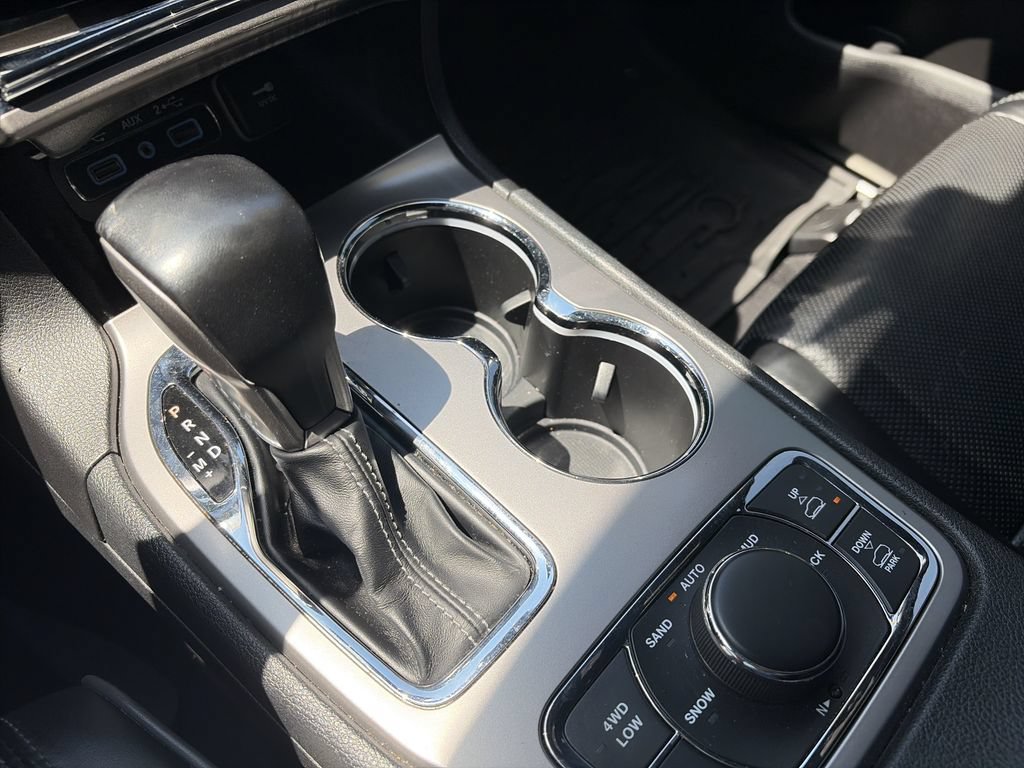 Used 2021 Jeep Grand Cherokee Overland AWD/4WD image 26