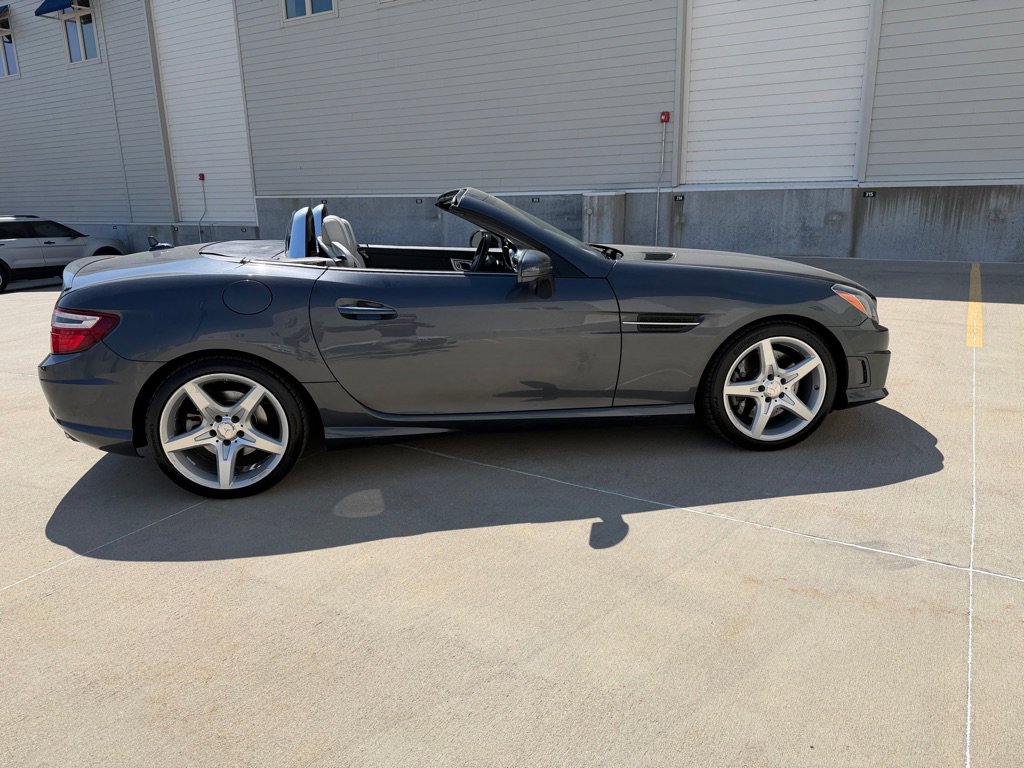 Used 2012 Mercedes-Benz SLK 350 image 8
