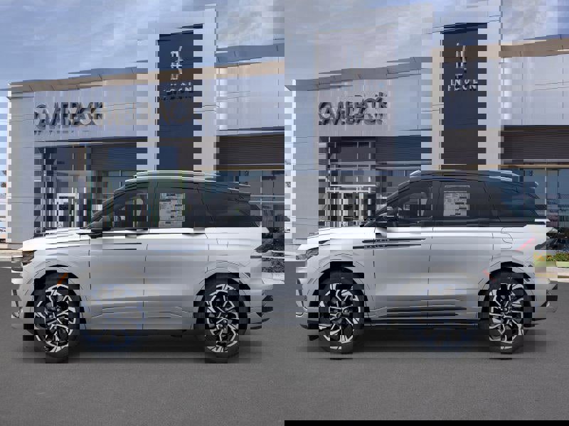 New 2026 Lincoln Nautilus Reserve image 3