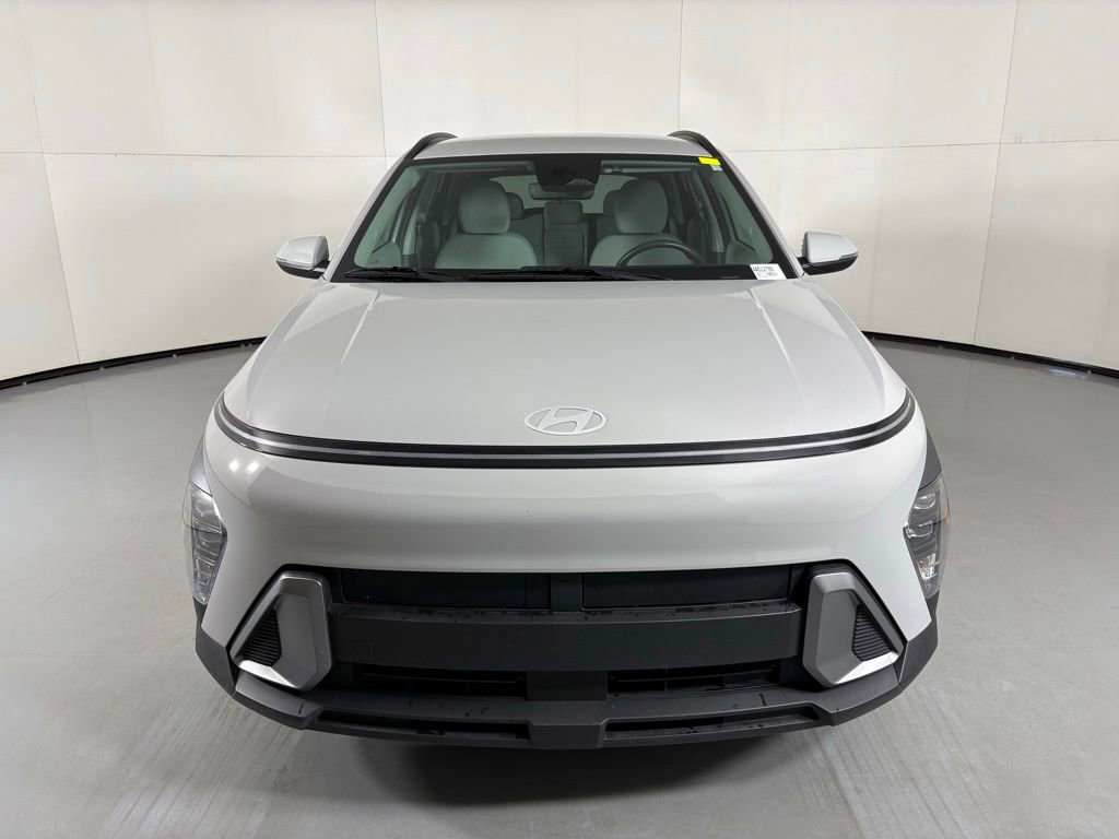 Used 2025 Hyundai Kona SEL image 3