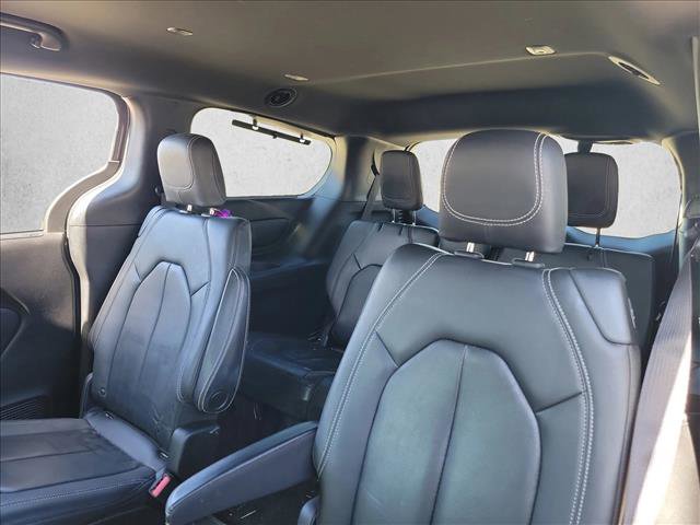 Used 2020 Chrysler Pacifica Touring-L w/ Advanced Safetytec Group image 14