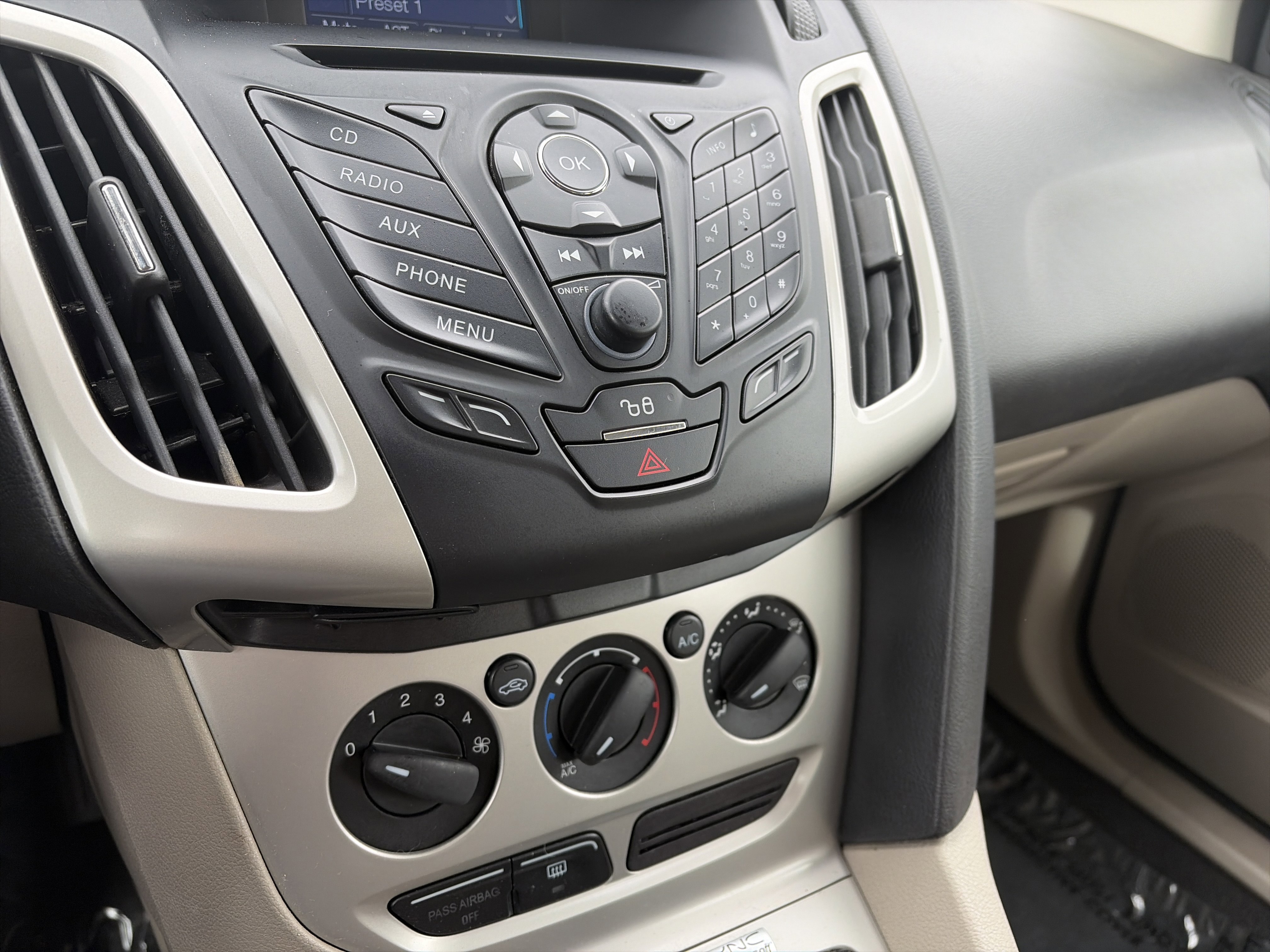 Used 2012 Ford Focus SE image 21
