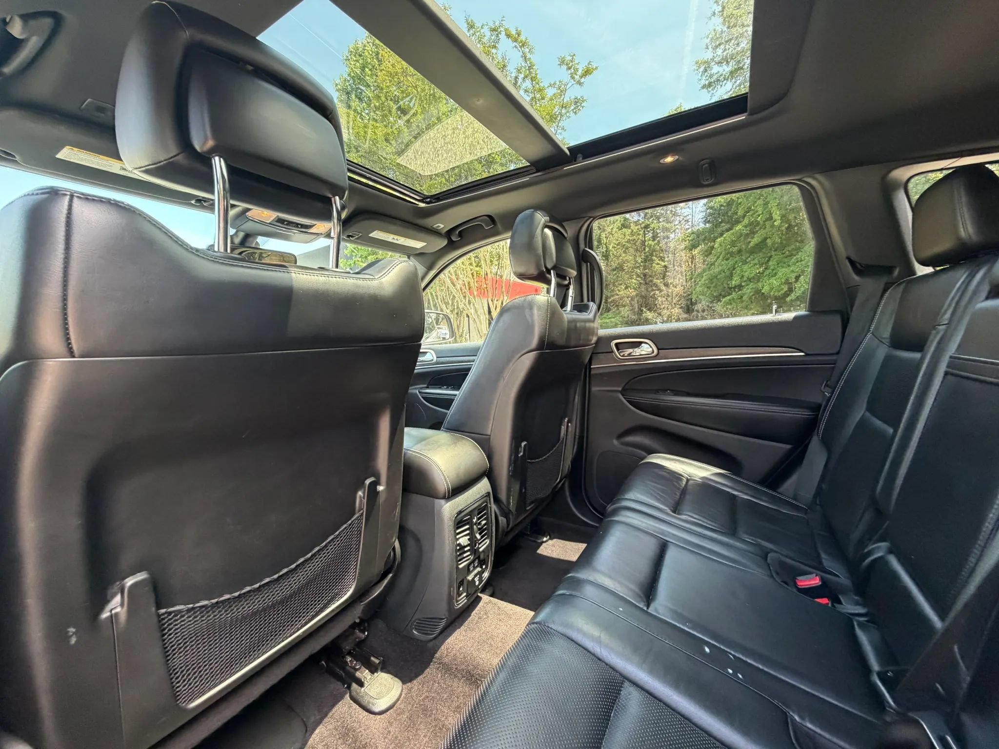Used 2017 Jeep Grand Cherokee Limited w/ Luxury Group II AWD/4WD image 14