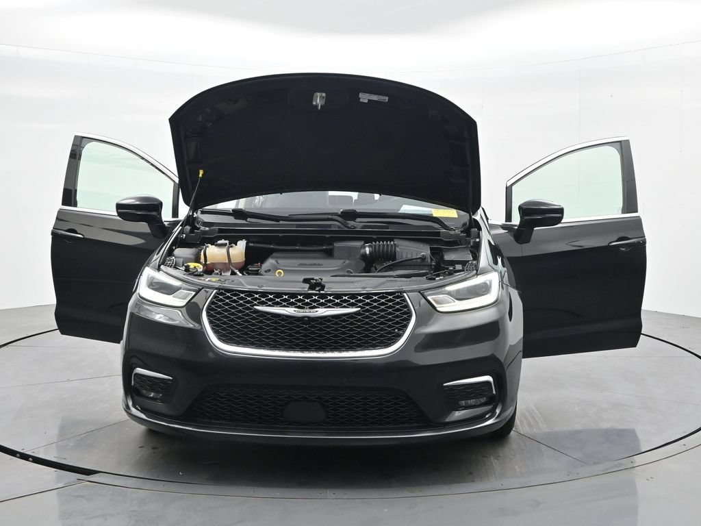 Used 2022 Chrysler Pacifica Touring-L FWD image 40