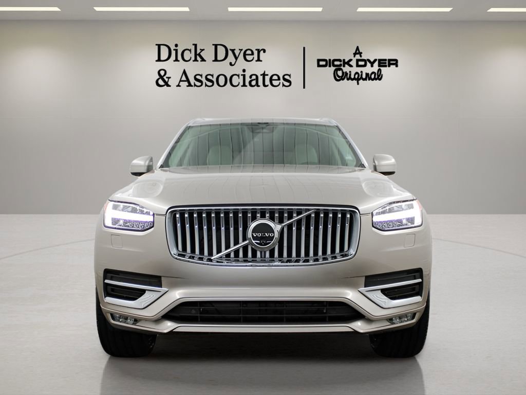 Used 2025 Volvo XC90 B6 Plus w/ Protection Package Premier AWD/4WD image 8
