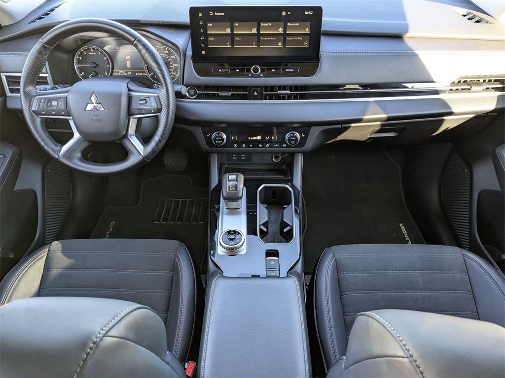 Used 2025 Mitsubishi Outlander SE image 34