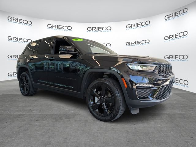 Used 2025 Jeep Grand Cherokee Limited w/ Black Appearance Package