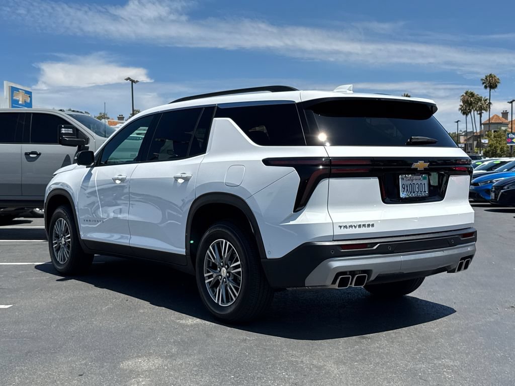 Used 2025 Chevrolet Traverse LT w/ Enhanced Driving Package FWD image 11