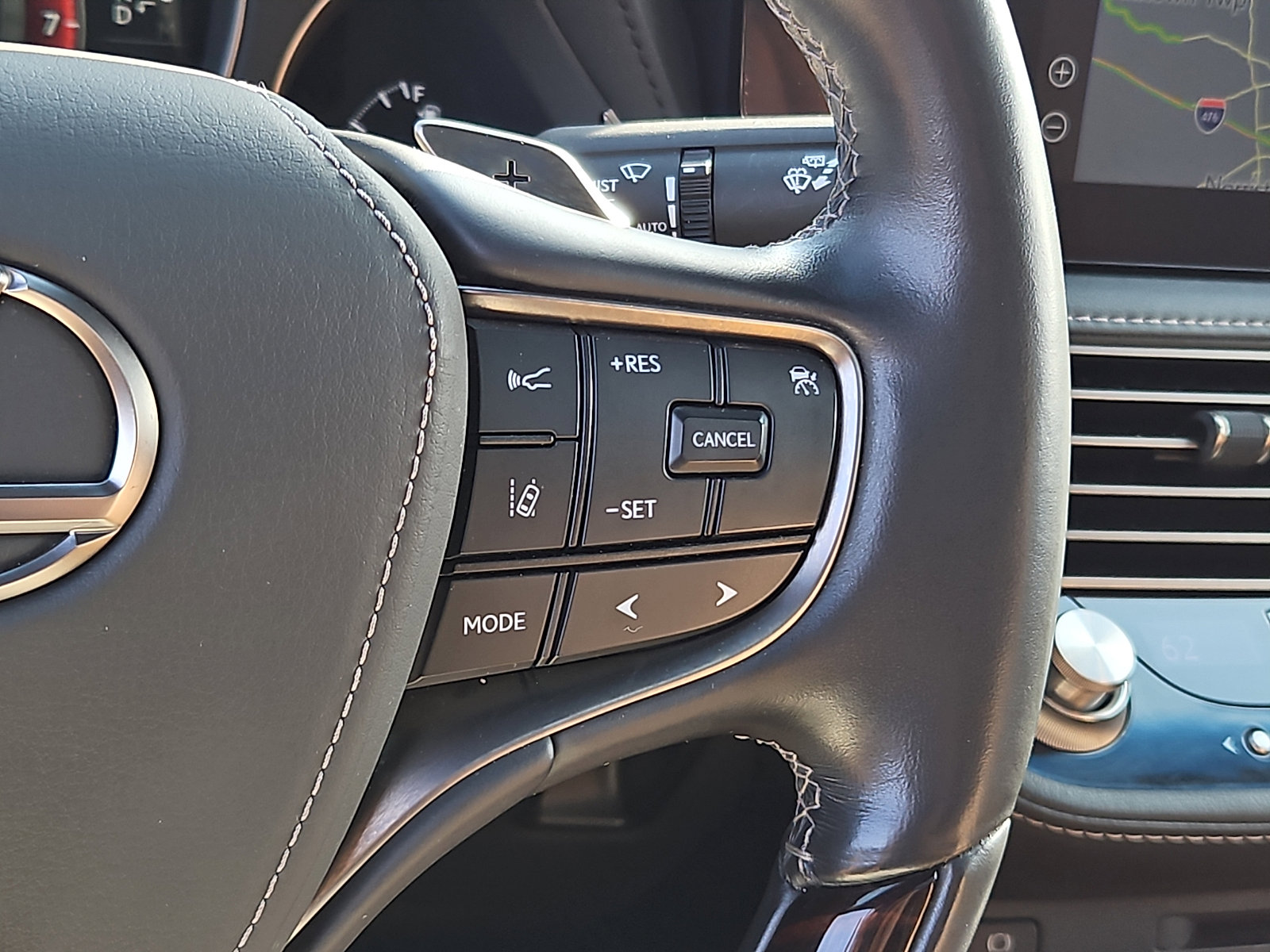 Used 2022 Lexus LS 500 AWD w/ Luxury Package image 21